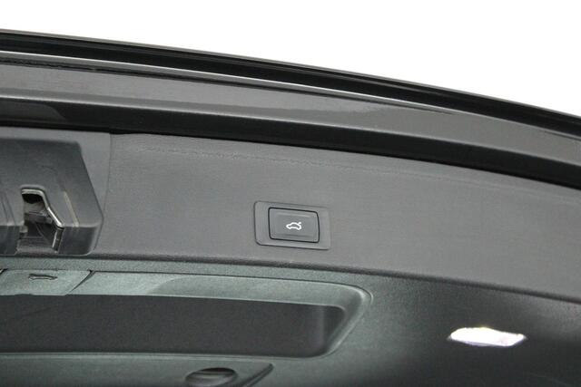 Audi A4 Avant 40 TFSI 190pk Design Pro Line Plus Trekhaak Massage Stoelverwarming Navigatie