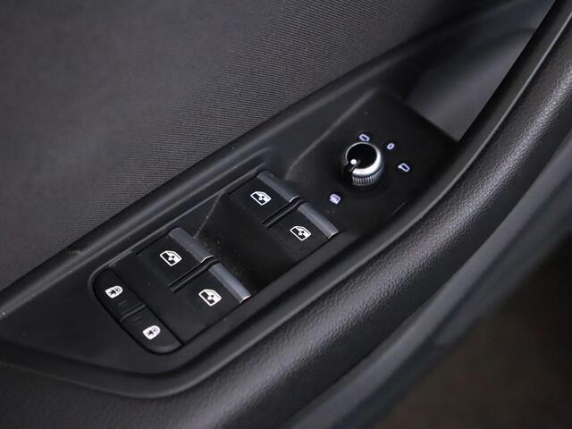 Audi A4 Limousine 40 TFSI Advanced Edition