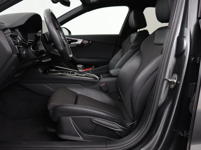 Audi A4 35 TFSI S edition Competition | Panoramadak | Stoelverwarming | Virtual Cockpit | Carplay | Half leder | Navigatie | Sportstoelen | Full LED | DAB | Climate control | Cruise control | S Line