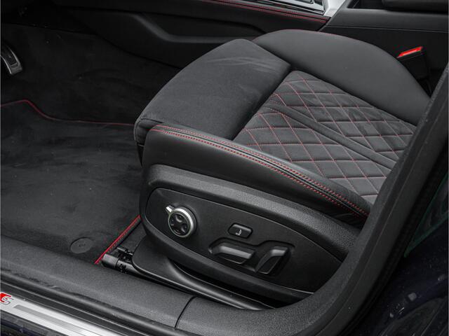 Audi A4 Avant 40 TFSI S edition PANO RS SCHAALSTOEL BLACK OPTIC 19 INCH CAMERA TREKHAAK BOMVOL!!