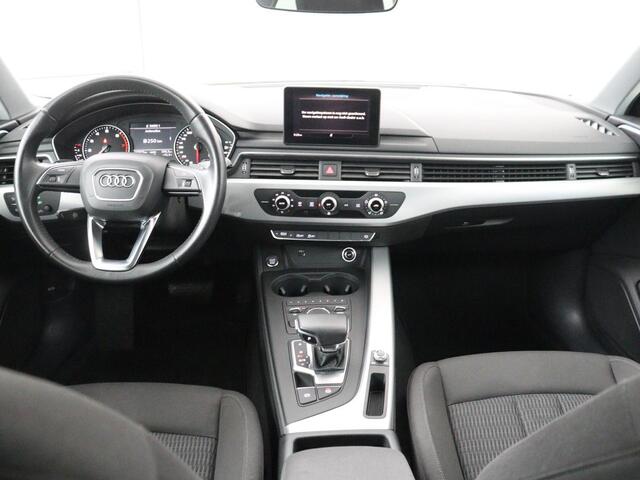 Audi A4 35 TFSI Design | Carplay | 20 inch | Bi-Xenon | Cruise control | Climate control | Audi Sound | Parkeerhulp | Getint glas