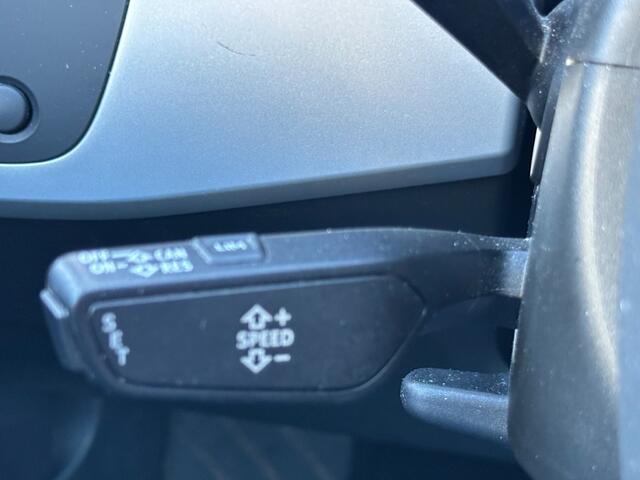 Audi A4 2.0 TDI Design Pro Line uitklapbare Trekhaak Stoelverwarming