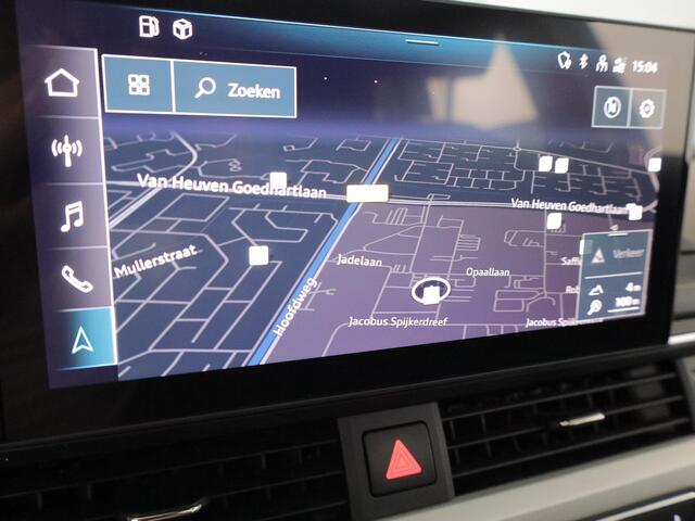Audi A4 Avant 40 TFSI S edition 204 pk S-tronic | Navigatie | Panoramadak | Trekhaak (wegklapbaar) | Parkeersensoren | Achteruitrijcamera | Matrix LED koplampen | Stoelverwarming |