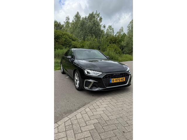 Audi A4 Limousine 35 TFSI S edition S-Line | NL-Auto | Zeer netjes | Camera | Carplay | Sfeerverlichting | Stoelverwarming | Matrix LED