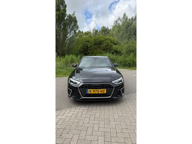Audi A4 Limousine 35 TFSI S edition S-Line | NL-Auto | Zeer netjes | Camera | Carplay | Sfeerverlichting | Stoelverwarming | Matrix LED