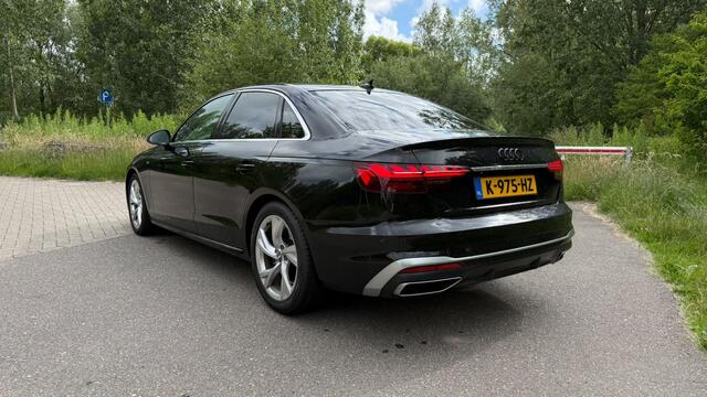Audi A4 Limousine 35 TFSI S edition S-Line | NL-Auto | Zeer netjes | Camera | Carplay | Sfeerverlichting | Stoelverwarming | Matrix LED