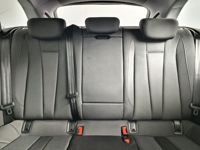 Audi A4 Avant 35 TFSI Advanced Edition NAVIGATIE | ELEKTRONISCHE ACHTERKLEP | PARKEERSENSOREN VOOR EN ACHTER