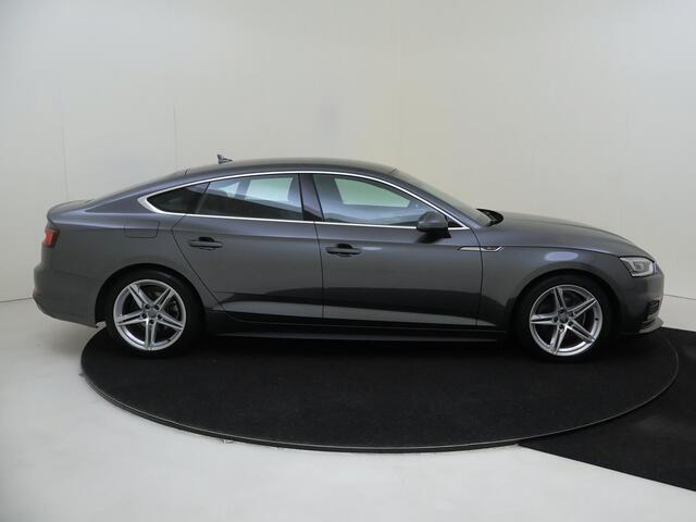 Audi A5 Sportback 40 TFSI Sport S-line Edition | S-line interieur | 3-zone airco | Cruise control | Navigatie | Bluetooth | LED verlichting | Parkeersensoren achter |