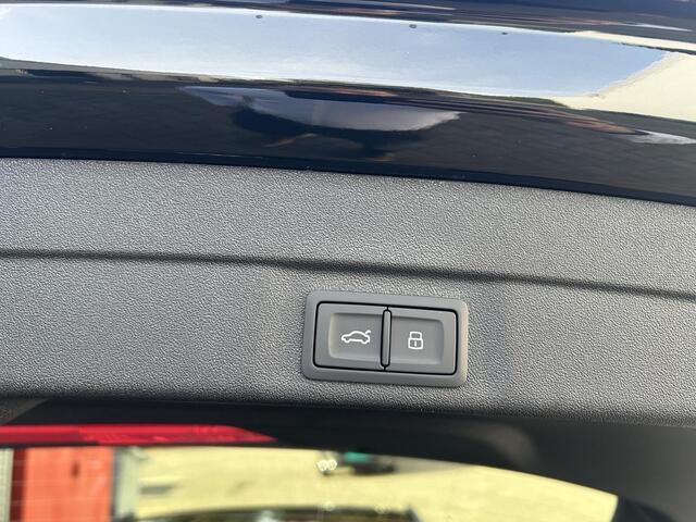 Audi A5 Avant S edition (B10) e-hybrid 220 kW / 299 PK Avant 7 | 360 Camera | Stoelverwarming | Adaptieve Cruise Control | Sfeerverlichting | Keyless Entry |