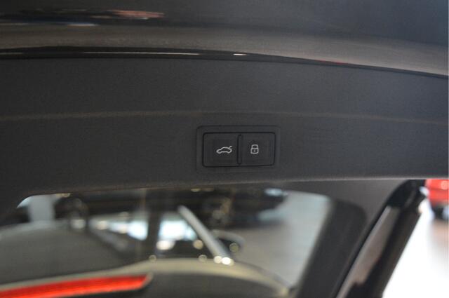 Audi A5 Avant 40 TDI 3X S-LINE navi keyless camera led 19 inch 204 pk !!