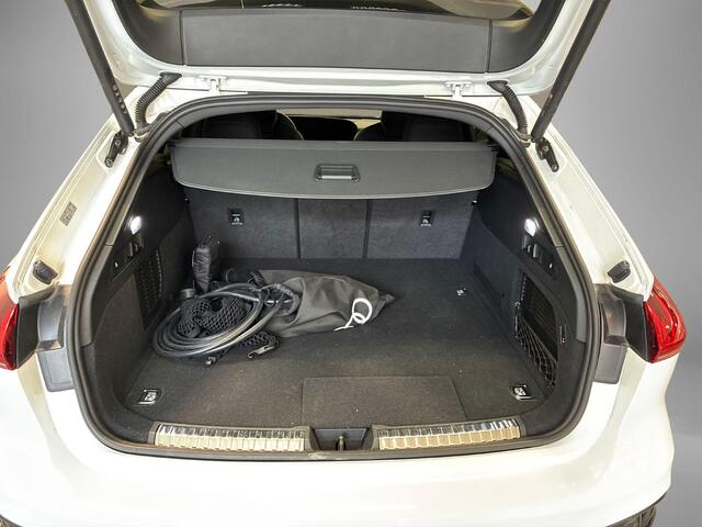 Audi A5 Avant 2.0 367pk S-tronic e-hybrid quattro S edition · 360 Camera · Wegklapbare Trekhaak · Bang & Olufsen Audio · Bijrijder Display · Zwart Optiek · 19'' Inch · Garantie t/m 26-07-2030 of 100.000