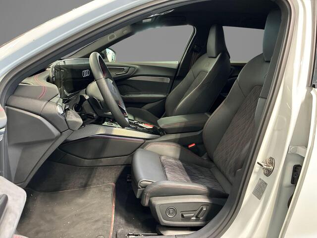 Audi A5 Avant 2.0 367pk S-tronic e-hybrid quattro S edition · 360 Camera · Wegklapbare Trekhaak · Bang & Olufsen Audio · Bijrijder Display · Zwart Optiek · 19'' Inch · Garantie t/m 26-07-2030 of 100.000