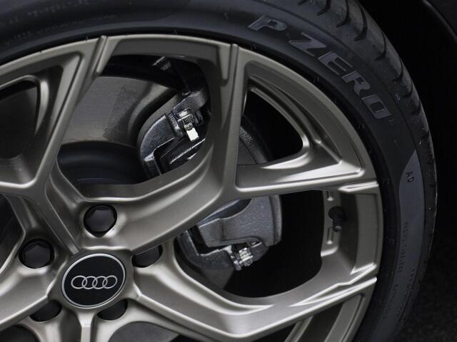 Audi A5 Limousine 2.0 e-hybrid quattro S edition 299 PK · Tech plus · Elektrisch verstelbare voorstoelen · Elek. wegklapbare trekhaak · Bekleding Leder/Alcantara