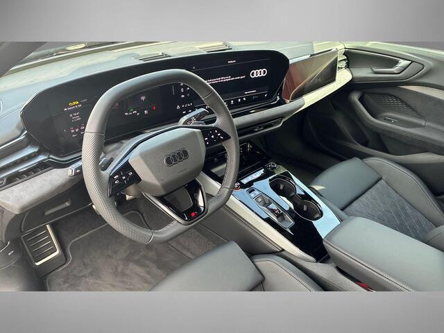 Audi A5 Limousine 2.0 e-hybrid quattro S edition 299 PK · Tech plus · Elektrisch verstelbare voorstoelen · Elek. wegklapbare trekhaak · Bekleding Leder/Alcantara