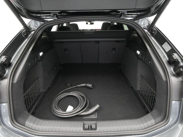 Audi A6 Avant e-tron S-line performance 100 kWh Bijrijderdisplay ACC Blind Spot 360 camera B&O