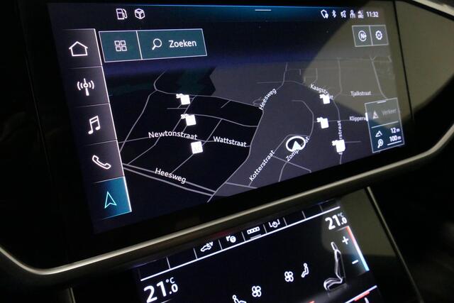 Audi A6 Avant 55 TFSI e quattro S edition Competition / S Line / RS6 Look Diffuser / Maxton Design Bodykit V.2 / Panoramadak / Matrix LED / Apple Carplay - Android Auto / Stoelverwarming / Ambienteverlichting / Stuurwiel verwarming / 21'' LMV / Trekhaak (wegklapb