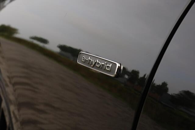 Audi A6 Avant e-hybrid Competition Trekhaak l Massage l Pano.dak