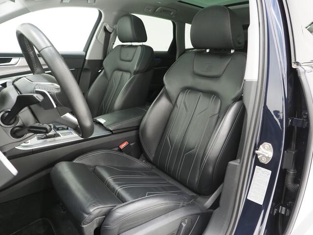 Audi A6 Avant 55 TFSI e quattro Full Black | Panoramadak | B&O Audio | Trekhaak | HUD | Leder | Keyless | Sfeerlicht | Carplay