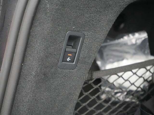 Audi A6 Avant 50 TFSI e Quattro 2x S Line PHEV 300pk Dealer O.H. | Trekhaak Af Fabriek | Panodak | Adaptive Cruise | Camera | Lederen Sportstoelen & Stuur Verwarmd | Blis | Sfeerverlichting | Apple Carplay | Navigatie | DAB | Plug In Hybrid |