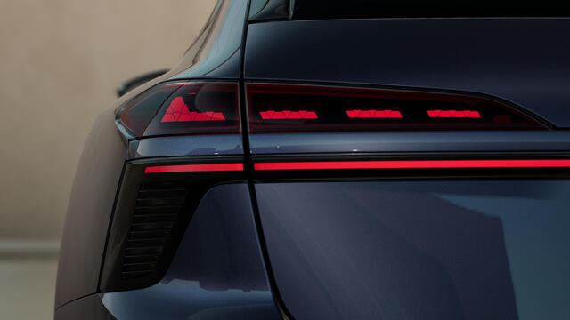 Audi A6 Avant 2.0 e-hybrid 367PK quattro S edition Competition | Trekhaak | Tech-Pro | Head-Up | B&O | Top-View | MMI-Pro | Elekt.stoelen | 20-Inch | Stoel-Ventilatie | Vierwiel-Besturing |