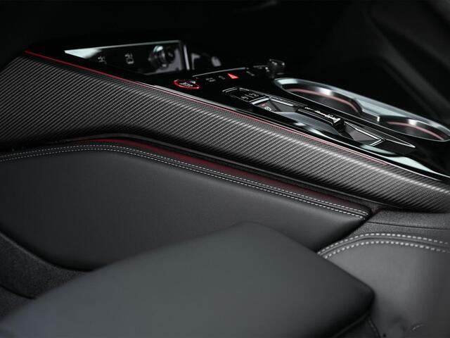 Audi A6 Avant 2.0 e-hybrid quattro S edition Competition | 5 jr Garantie | Panoramadak | B&O | Stoelventilatie en Massage | 360 Camera | Luchtvering | Ambiance Interieur | Achterasbesturing | Carbon Inleg | Head-Up | S-Seats | Passagiers Display |