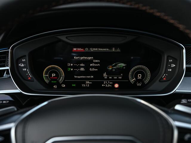 Audi A8 60 TFSI e quattro 463PK S-Line B&O Advanced | Head-Up Display | Achteras besturing | Panorama dak | Trekhaak | Soft-Close | Alcantara hemel bekleding | Carbon inleg | 360 Camera | Standkachel | Adaptive Cruise Control