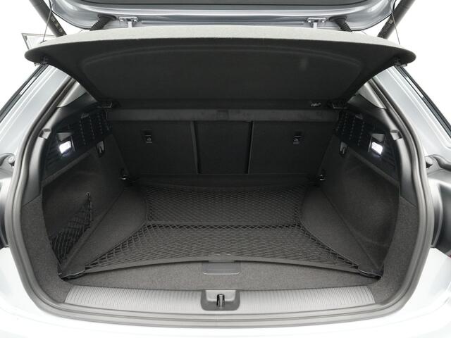 Audi Q2 30 TFSI 110pk Advanced edition Navigatie Camera Trekhaak Stoelverwarming Elek. kofferklep DAB