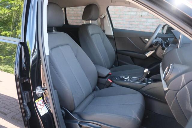 Audi Q2 35 TFSi 150pk S-Tronic S Edition | S Line | Navi | App Connect | Climate | Keyless | Elektrische Achterklep | Stoelverwarming | Camera | PDC