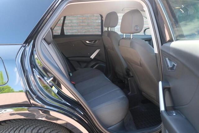 Audi Q2 35 TFSi 150pk S-Tronic S Edition | S Line | Navi | App Connect | Climate | Keyless | Elektrische Achterklep | Stoelverwarming | Camera | PDC