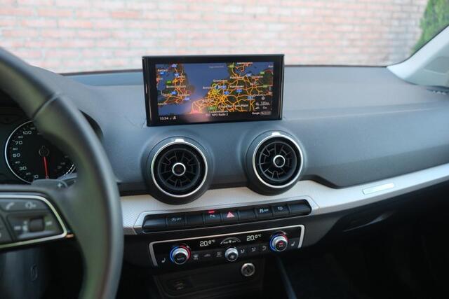 Audi Q2 35 TFSi 150pk S-Tronic S Edition | S Line | Navi | App Connect | Climate | Keyless | Elektrische Achterklep | Stoelverwarming | Camera | PDC
