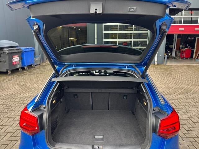 Audi Q2 1.4 TFSI S-TRONIC SPORT CAMERA/NAVI/ACC/HUD/E-KLEP