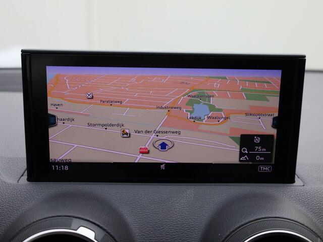 Audi Q2 35 TFSI/150PK Pro Line · Navigatie · Parkeersensoren · App connect