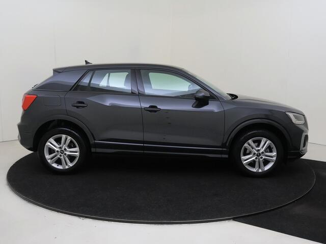 Audi Q2 35 TFSI Advanced edition | Achteruitrijcamera | Stoelverwarming | CarPlay | Adaptieve cruise control | Elektrisch inklapbare buitenspiegels | Parkeersensoren | Draadloze telefoonlader |