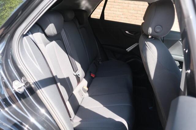 Audi Q2 35 TFSi 150pk S-Tronic S Edition | S Line | Navi | App Connect | Climate | Keyless | Elektrische Achterklep | Stoelverwarming | Camera | PDC