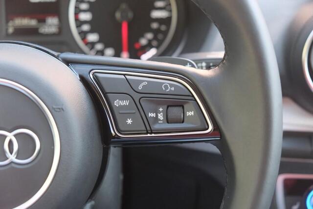 Audi Q2 35 TFSi 150pk S-Tronic S Edition | S Line | Navi | App Connect | Climate | Keyless | Elektrische Achterklep | Stoelverwarming | Camera | PDC