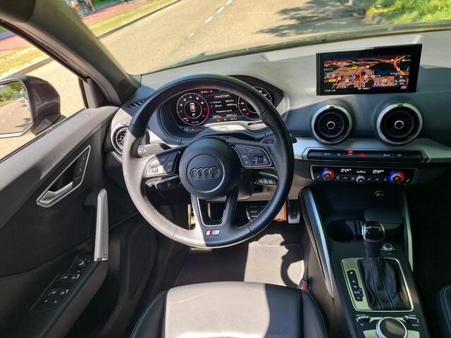 Audi Q2 35 TFSI 150pk S-Tronic S Edition / S-line Interieur & Exterieur / LED / Navigatie / Camera / Clima / Donker Glas / 18" LMV