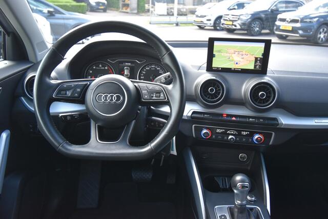 Audi Q2 35 TFSI epic , NAVI , CLIMATR , CR CONTR , LMV18 , PDC V+ A , LED KOPLAMPEN ,
