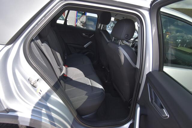 Audi Q2 35 TFSI epic , NAVI , CLIMATR , CR CONTR , LMV18 , PDC V+ A , LED KOPLAMPEN ,
