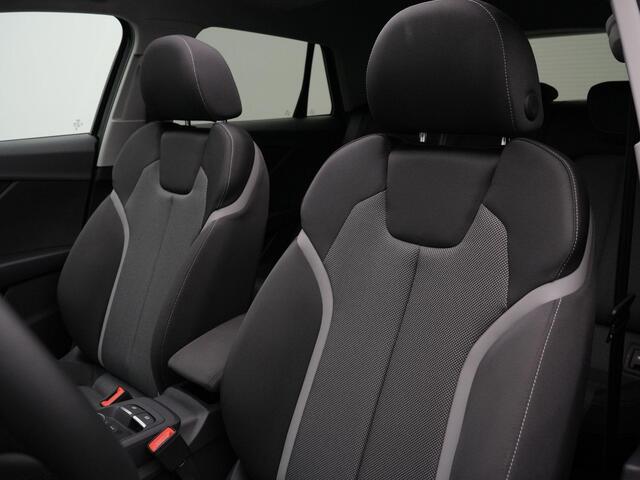 Audi Q2 35 TFSI 150 pk S-tronic S Edition / S-Line | Panoramadak | Matrix LED | Achteruitrijcamera | Navigatie | Stoelverwarming
