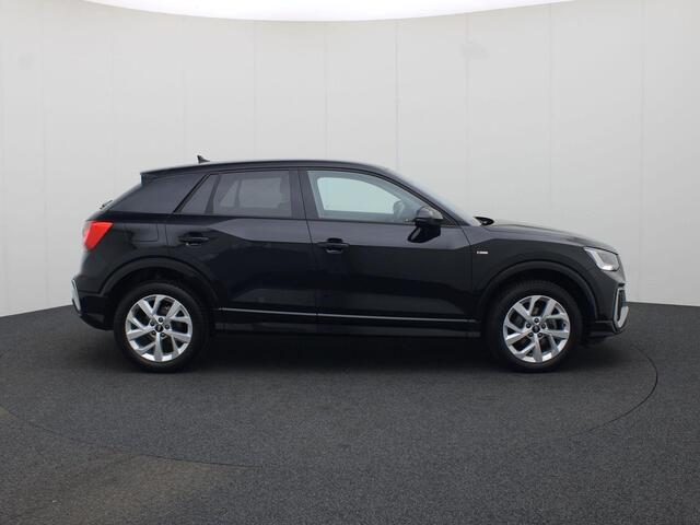 Audi Q2 35 TFSI/150PK S Line · Apple Car Play · Navigatie · Camera + Parkeersensoren · Stoelverwarming