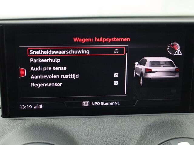 Audi Q2 35 TFSI/150PK S Line · Apple Car Play · Navigatie · Camera + Parkeersensoren · Stoelverwarming