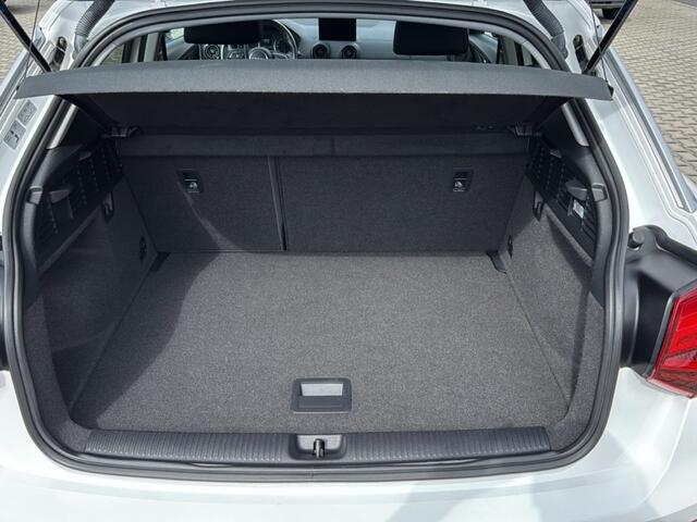 Audi Q2 1.5 TSI SPORT PANO-DAK/TREKHAAK/NAVI/PDC/CRUISE/STOELVERW