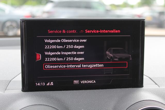 Audi Q2 1.4 TFSI CoD Launch Edition / Trekhaak / Navigatie / Parkeerhulp V+A / 19'' / Sfeerverlichting / LED Koplampen / Half leder / DAB / Cruise Control