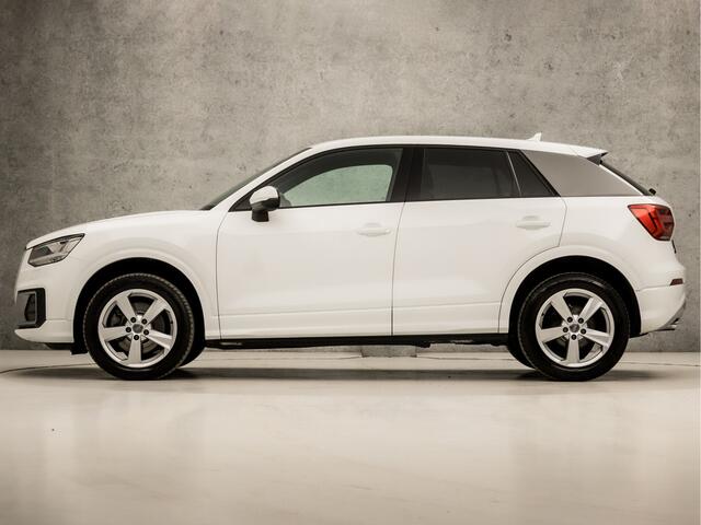 Audi Q2 1.0 TFSI Sport (GROOT NAVI, CLIMATE, PLAT SPORTSTUUR, LED KOPLAMPEN, SPORTSTOELEN, GETINT GLAS, PARKEERSENSOREN, ZWART HEMEL, NIEUWSTAAT)