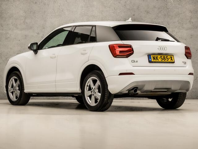 Audi Q2 1.0 TFSI Sport (GROOT NAVI, CLIMATE, PLAT SPORTSTUUR, LED KOPLAMPEN, SPORTSTOELEN, GETINT GLAS, PARKEERSENSOREN, ZWART HEMEL, NIEUWSTAAT)