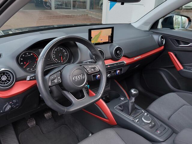 Audi Q2 30 TFSI 116pk Sport | Origineel NL | Navi | Clima | Cruise | Panorama Schuifdak | Pdc | Licht+Regensensor | Sportstoelen | Privacy Glass | 17''lm