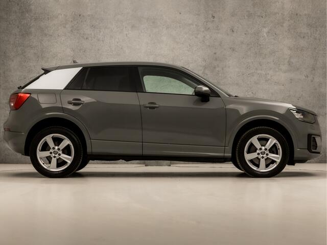 Audi Q2 1.0 TFSI Sport (GROOT NAVI, CLIMATE, CAMERA, GETINT GLAS, SPORTSTOELEN, LM VELGEN, PARKEERSENSOREN, CRUISE, NIEUWE APK, NIEUWSTAAT)
