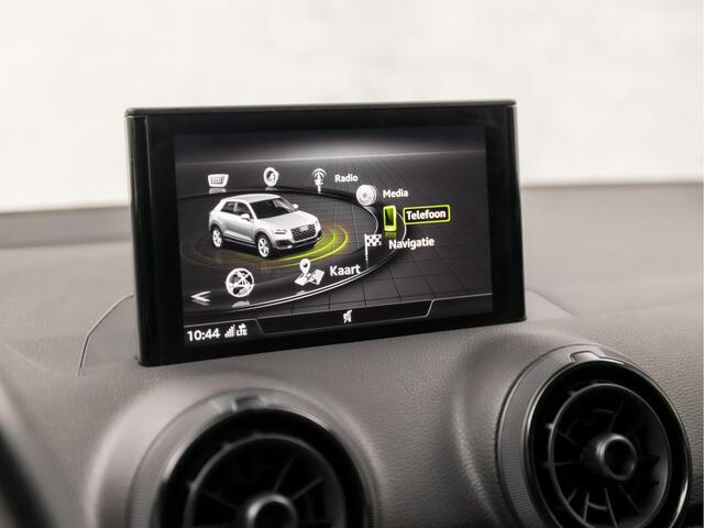 Audi Q2 1.0 TFSI Sport (GROOT NAVI, CLIMATE, CAMERA, GETINT GLAS, SPORTSTOELEN, LM VELGEN, PARKEERSENSOREN, CRUISE, NIEUWE APK, NIEUWSTAAT)