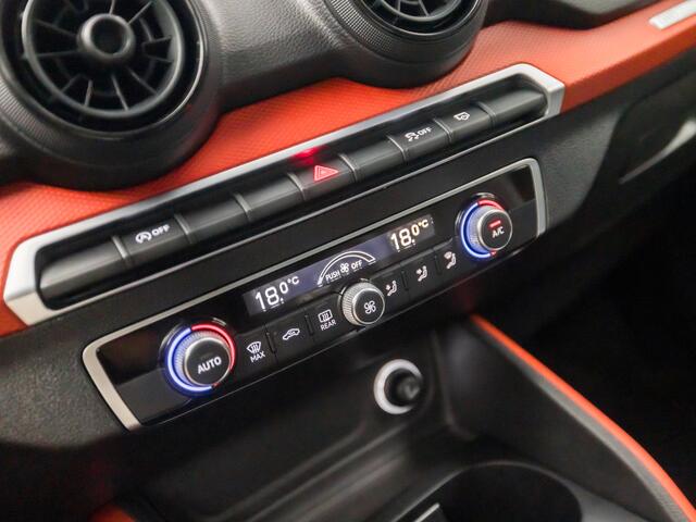 Audi Q2 1.0 TFSI Sport (GROOT NAVI, CLIMATE, CAMERA, GETINT GLAS, SPORTSTOELEN, LM VELGEN, PARKEERSENSOREN, CRUISE, NIEUWE APK, NIEUWSTAAT)