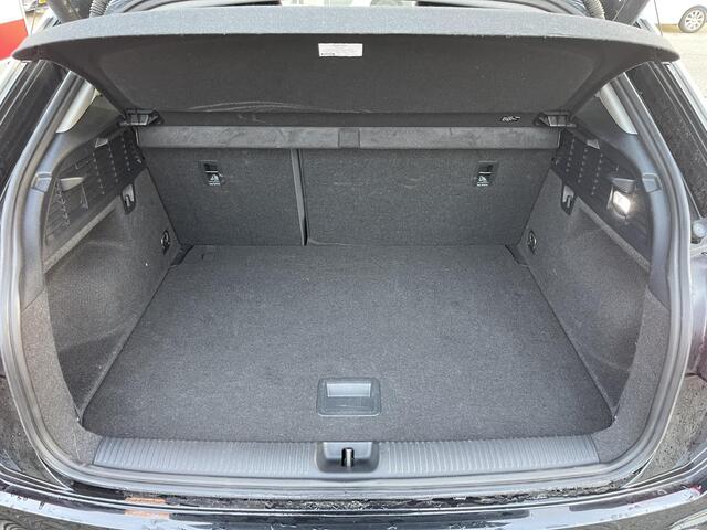 Audi Q2 35 TFSI S Edition 17"/Matrix LED/Camera/Adaptieve cruise/Keyless/PDC v+a/Stoelverwarming/Apple Carplay & Android Auto